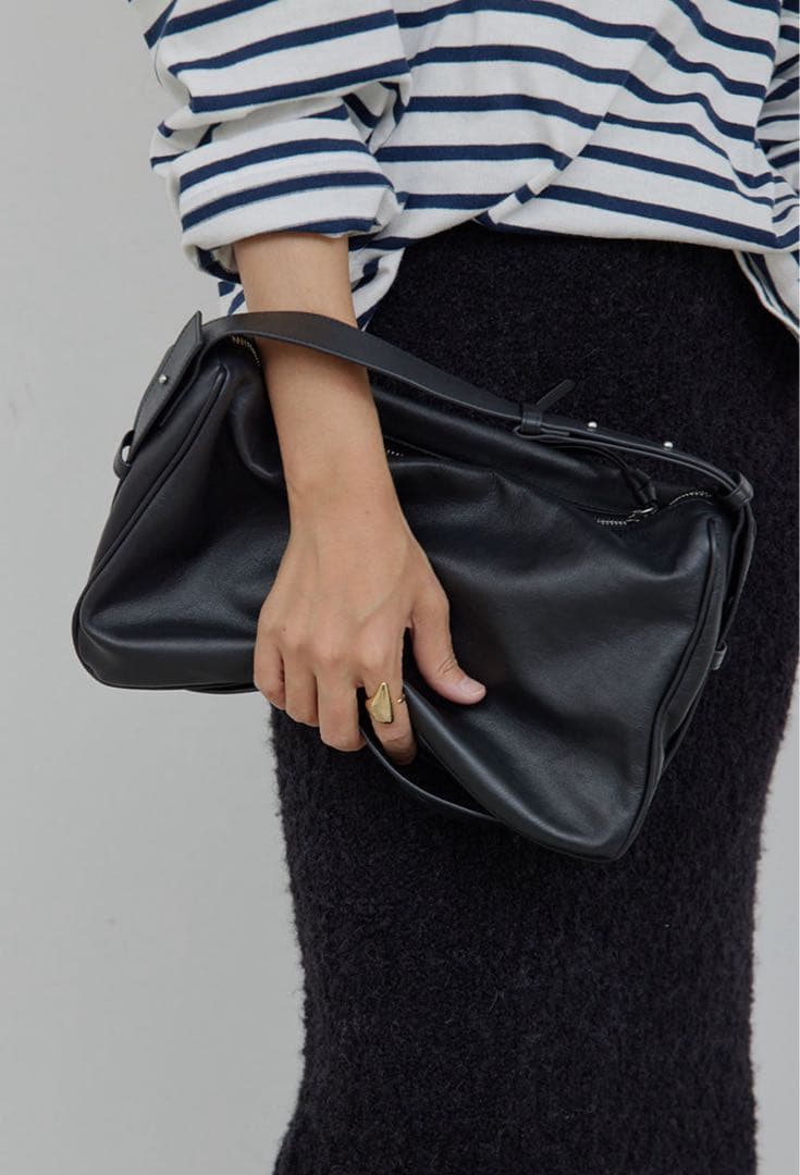 ソフトスクエアショルダーバッグ