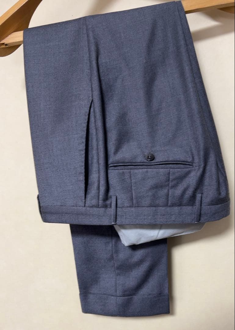 インコテックス　ウール　ライトグレー スラックス　裾ダブル　秋冬物