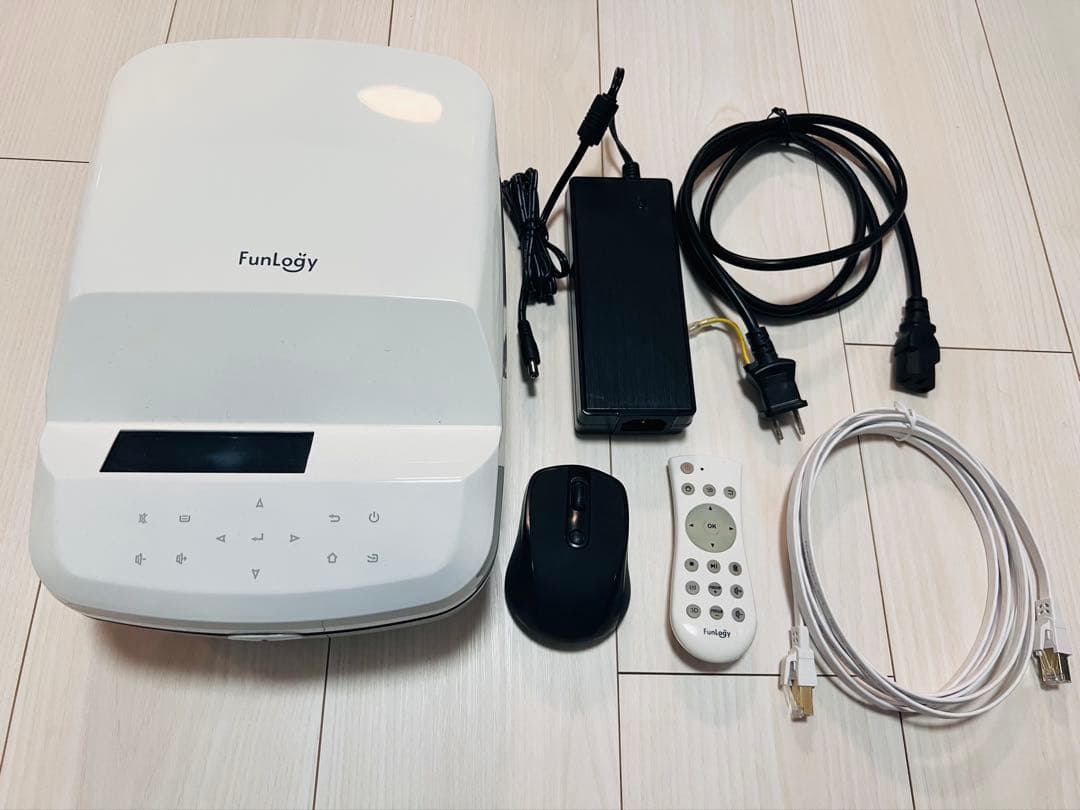 (定価13万8千円) FunLogy Air 超単焦点プロジェクター