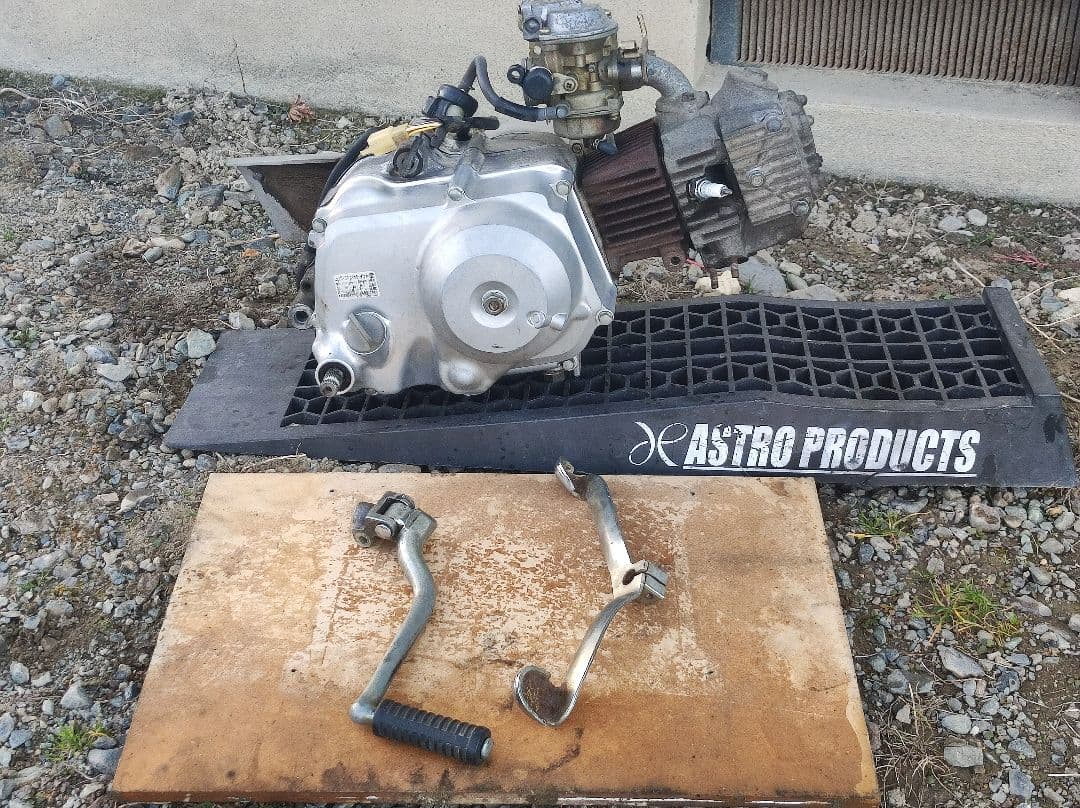 【み】ホンダ シャリー CF50 エンジン シフト、キックペダル 付き