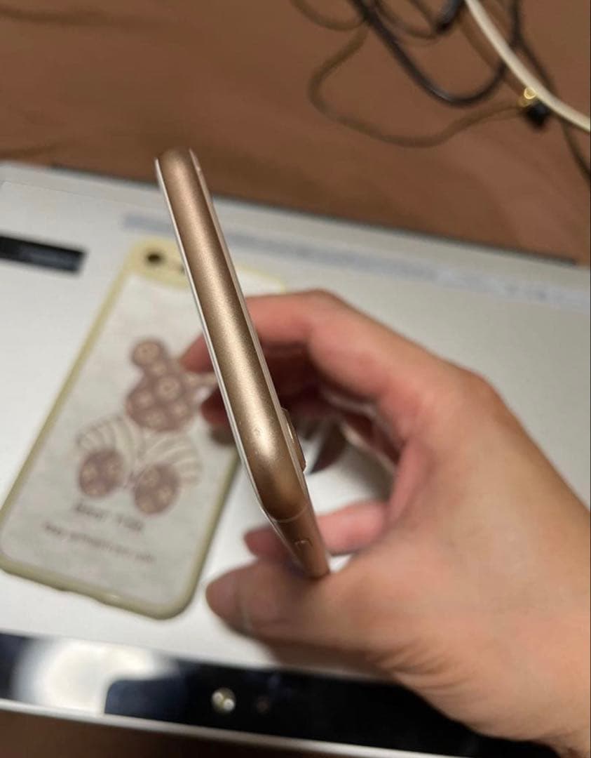 iPhone 8 64gb SIM FREE ゴールド