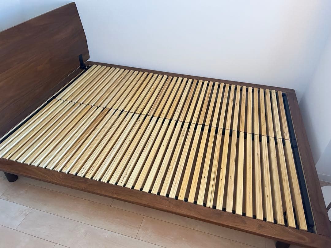 【無印良品】木製ベッドフレーム　ウォールナット材ダブル　ヘッドボード付