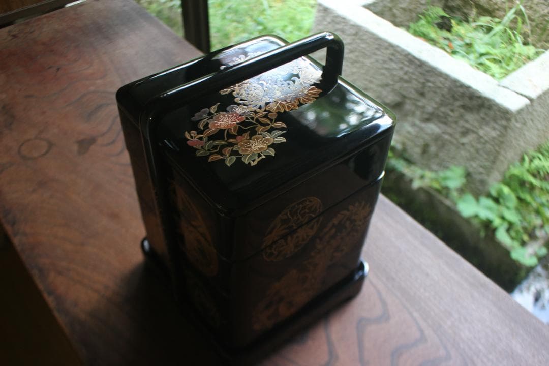 専用！上質黒漆に極上丸紋花蒔絵の映える手提四段重（検輪島塗重箱