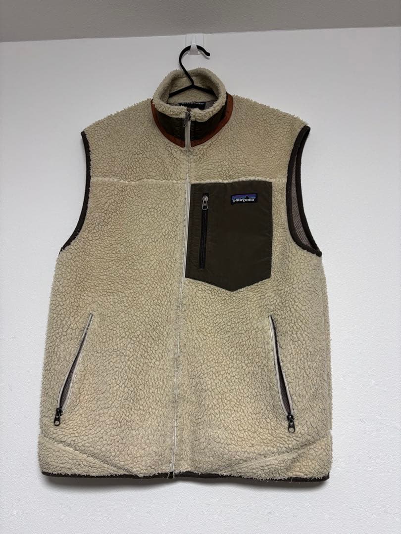 patagonia フリース ベスト クリーム色