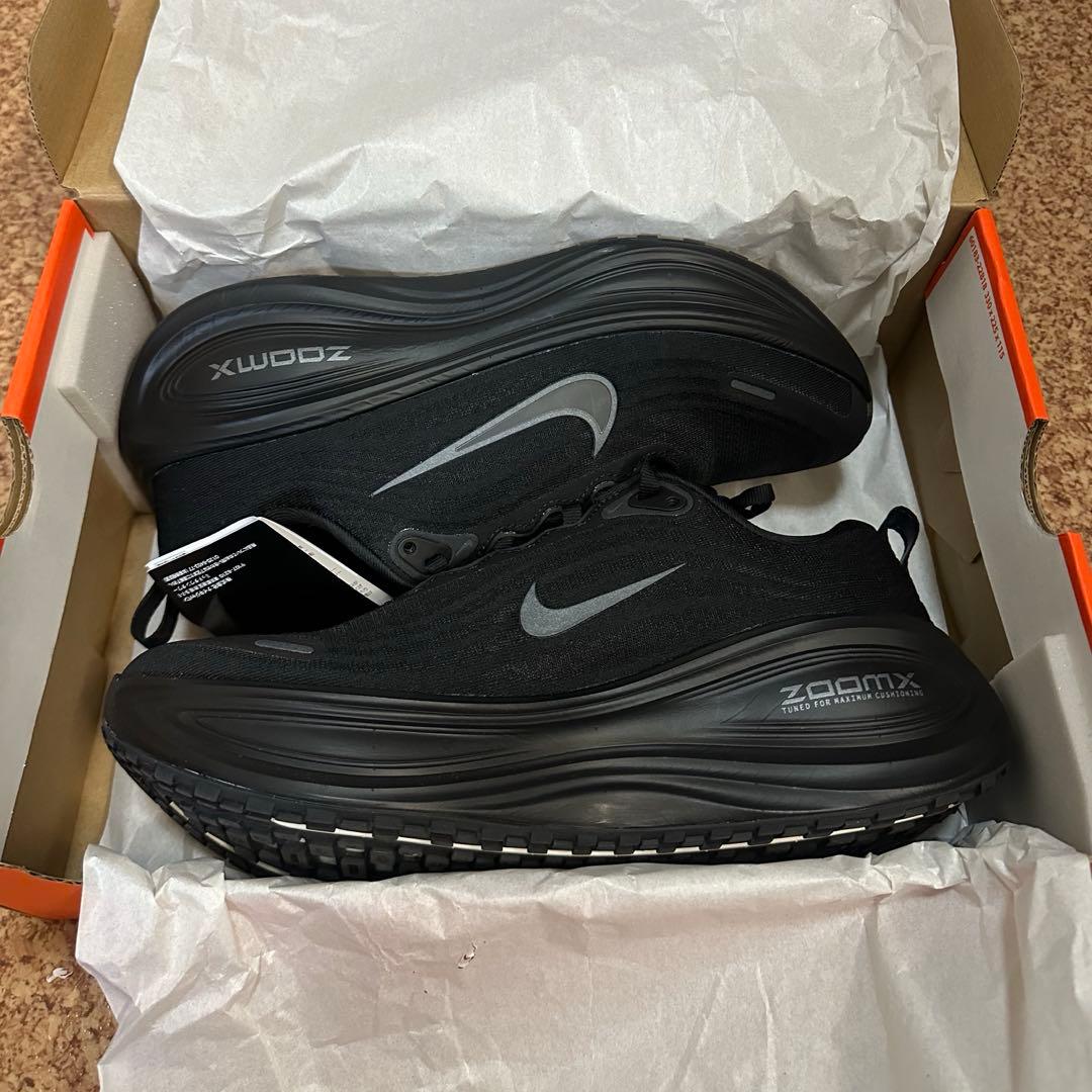 NIKE VOMERO PLUS ボメロプラス　新品未使用　黒　ブラック