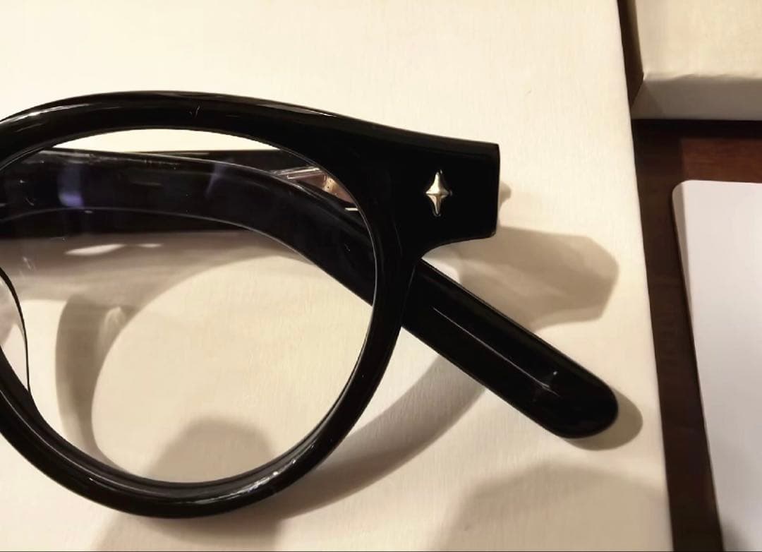 GENTLE MONSTERメガネ Ron 登坂広臣 BTS 愛用