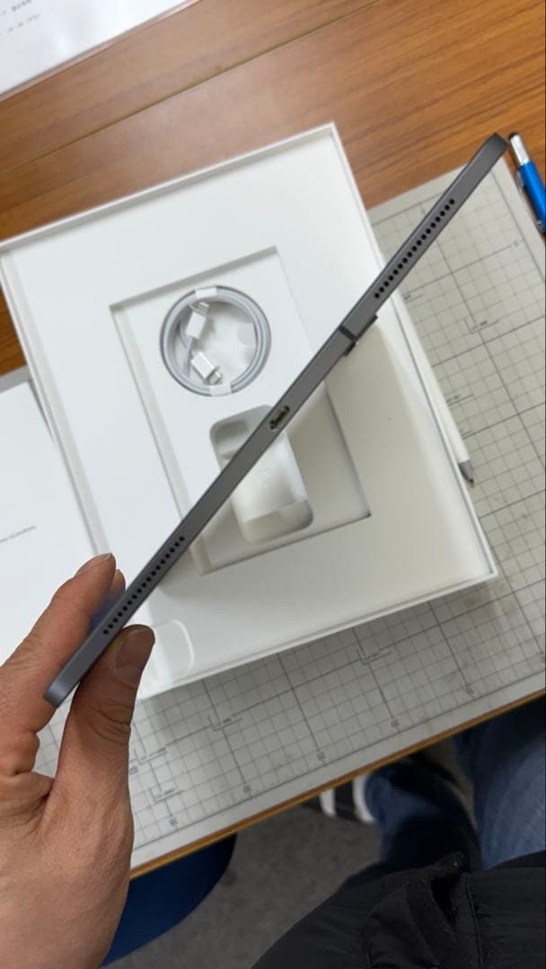 美品12.9インチ iPad Pro 1TB 第4世代 SIMフリー おまけ付