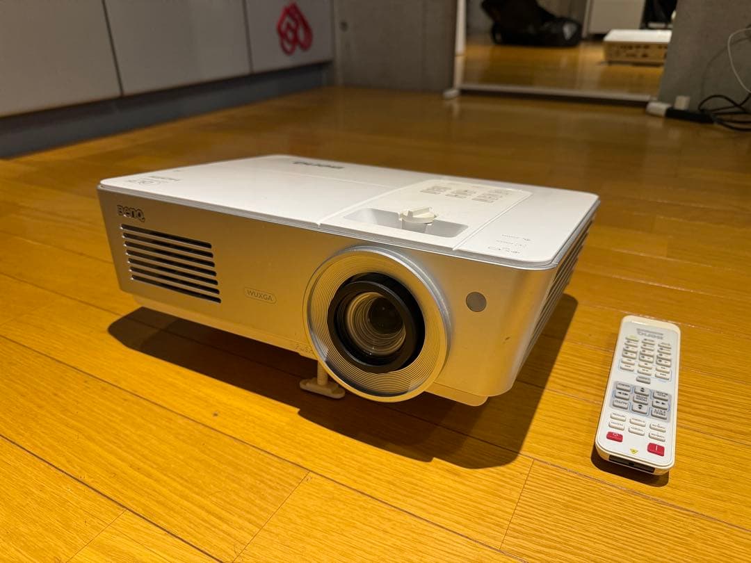 プロジェクター BENQ DLP Projector SU765 WUXGA 5500lm