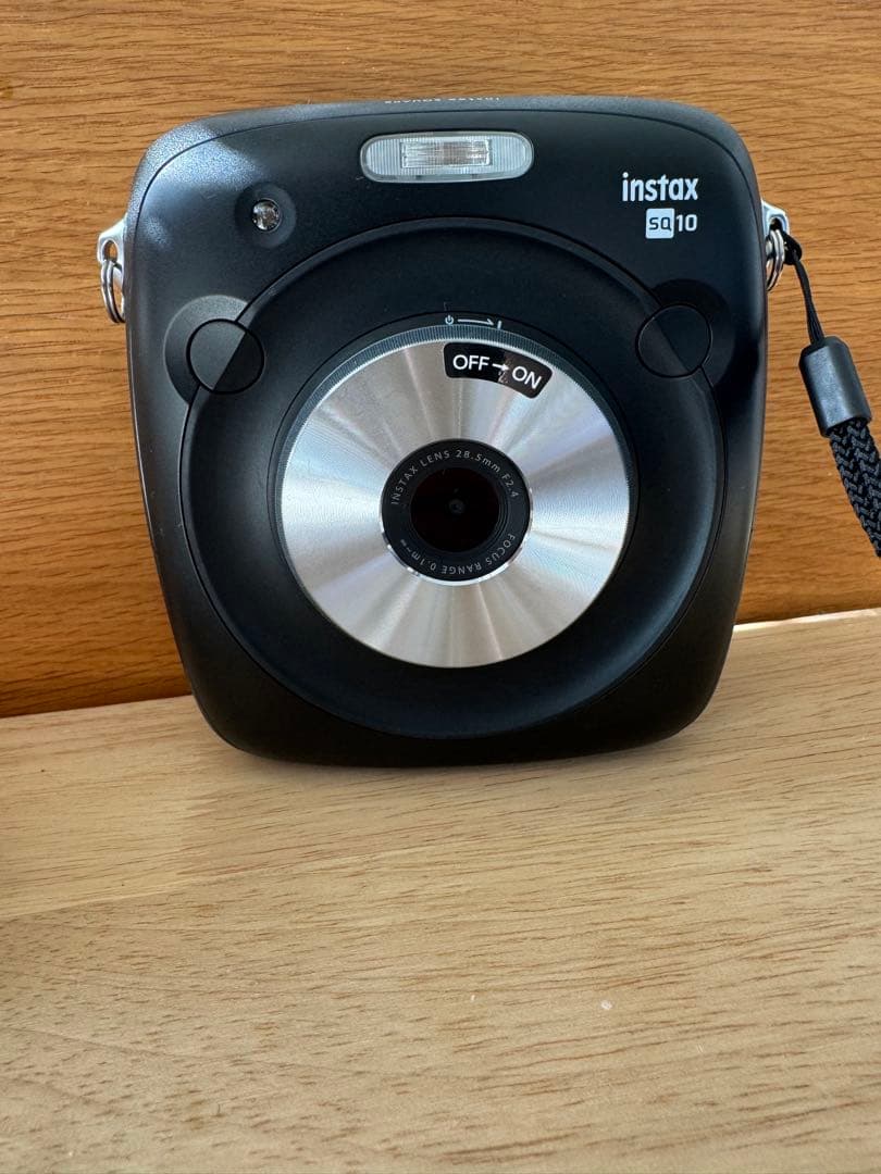 チェキ　instax SQ10 ブラック
