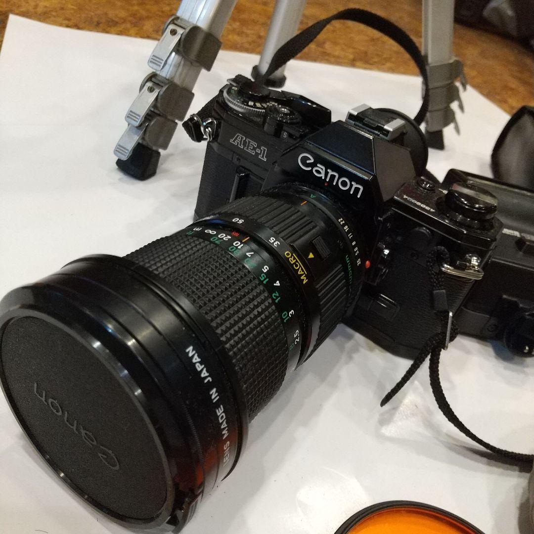 Canon AE-1 カメラセット 35-105mmレンズ付き 三脚付き