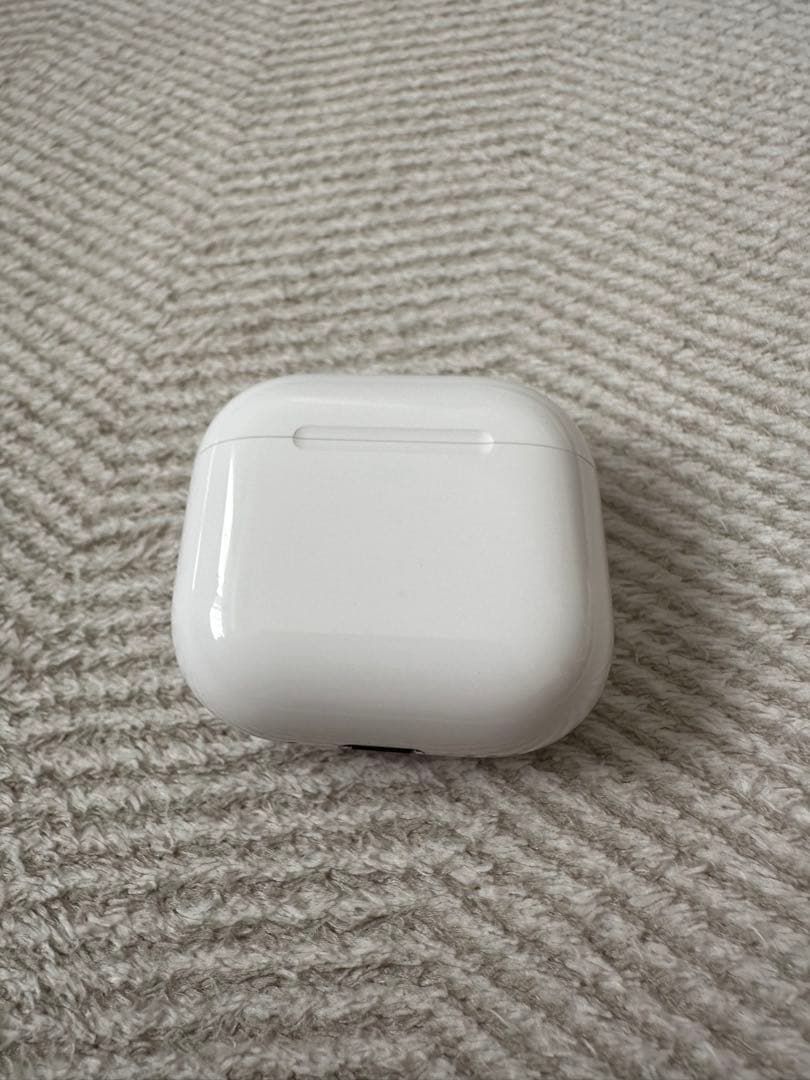 AirPods 4（ANC）　Apple 美品　傷なし