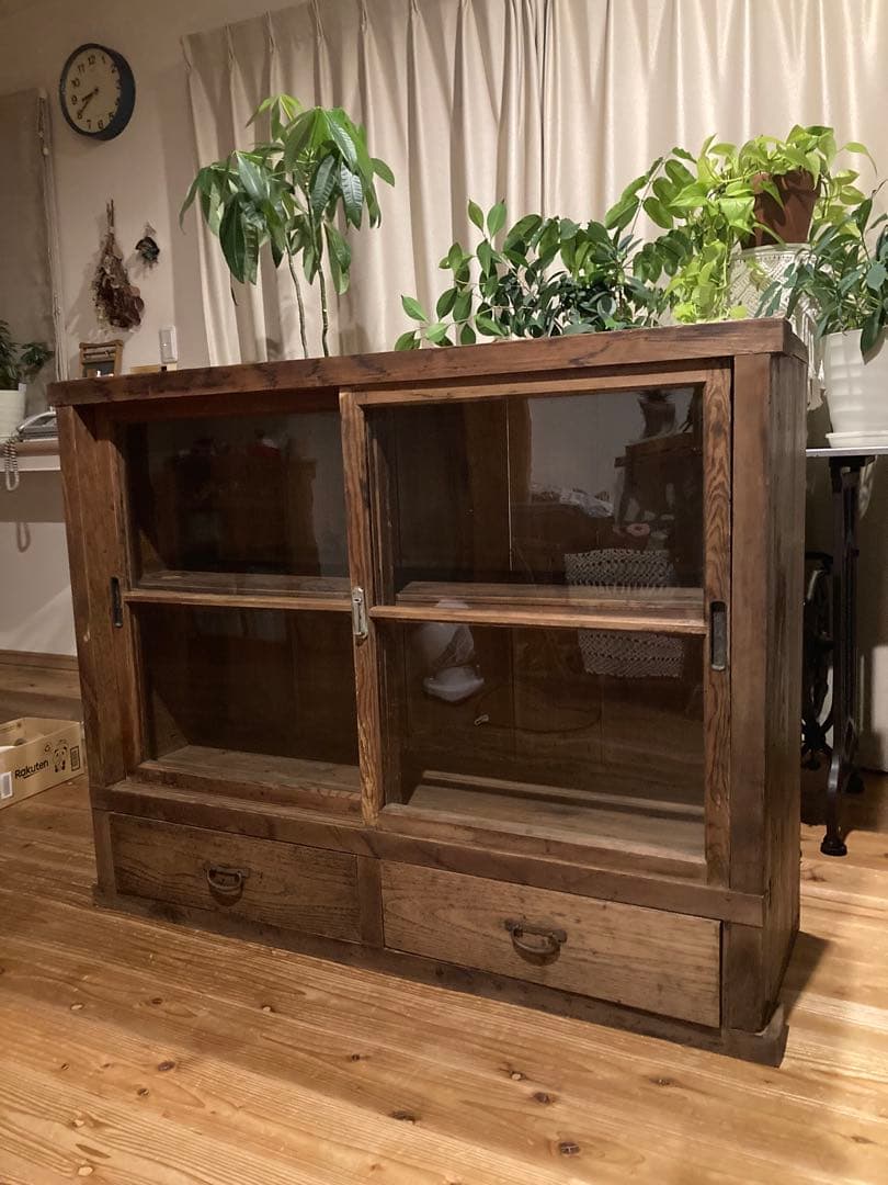 昭和レトロ　サイドボード　食器棚、戸棚、収納棚　ゆらゆらガラス　大正〜昭和初期②