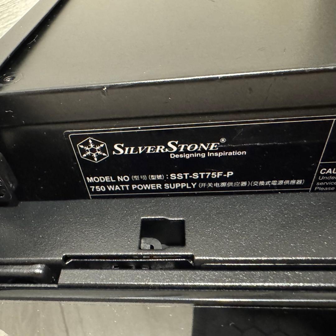 Fractal Design Torrent Nano ケース＋750w電源付き