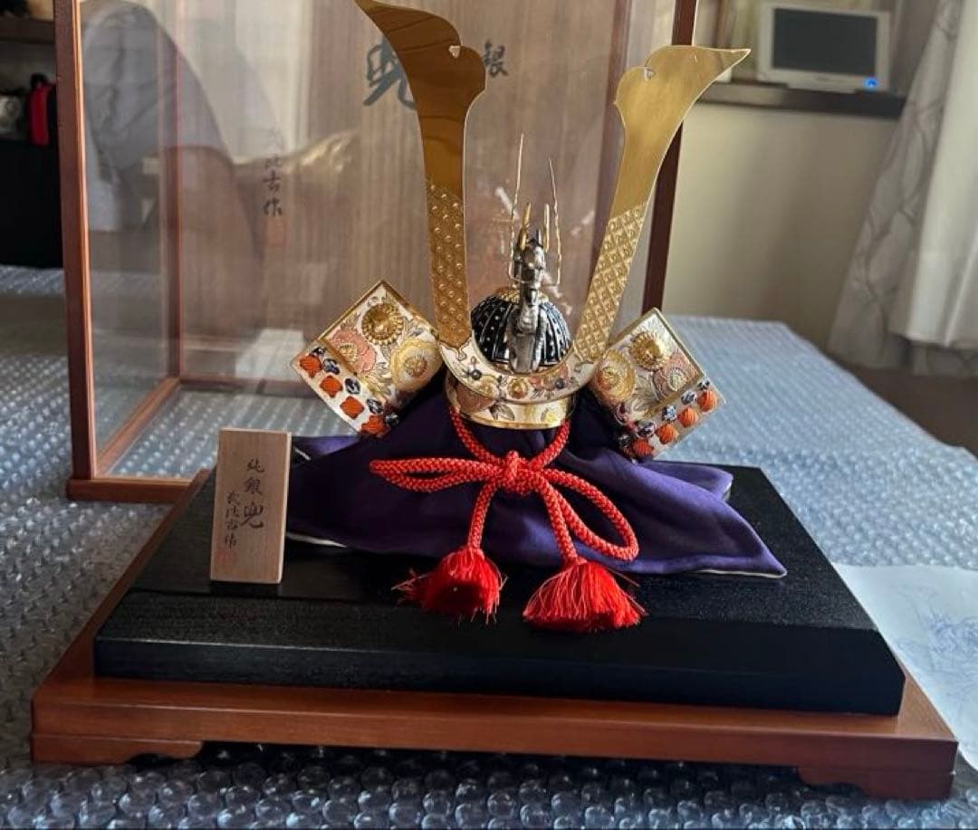 純銀 兜 (剣付) 銀細工 関工芸 武比古 ケース飾り