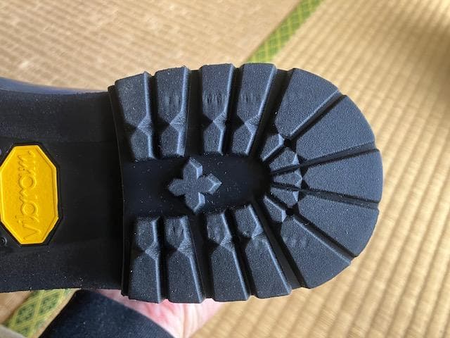 アゾロ 革製テレマークブーツ