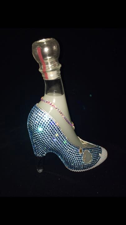 シンデレラシュー リキュール☆スワロフスキーフル施工