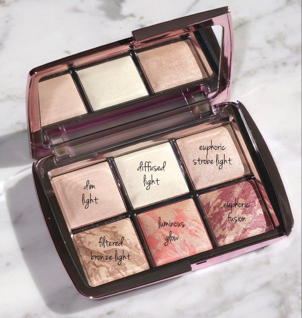 フェイスパウダー Hourglass Ambient Lighting Edit Volume 4