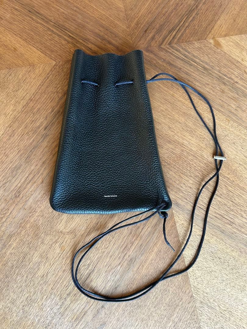 エンダースキーマ ブラックレザーショルダーバッグ