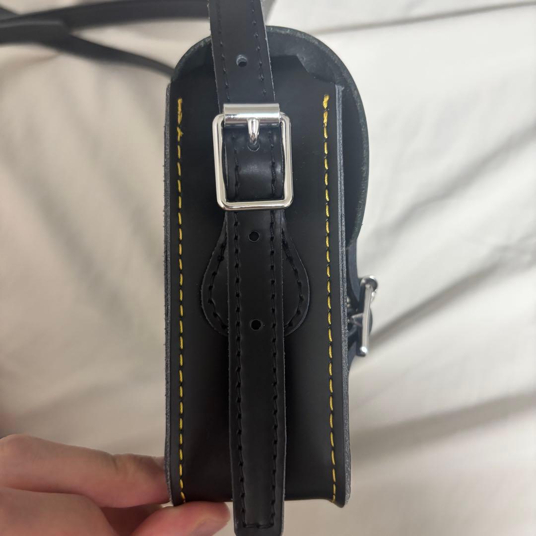 Dr. Martens サッチェルバック7インチ