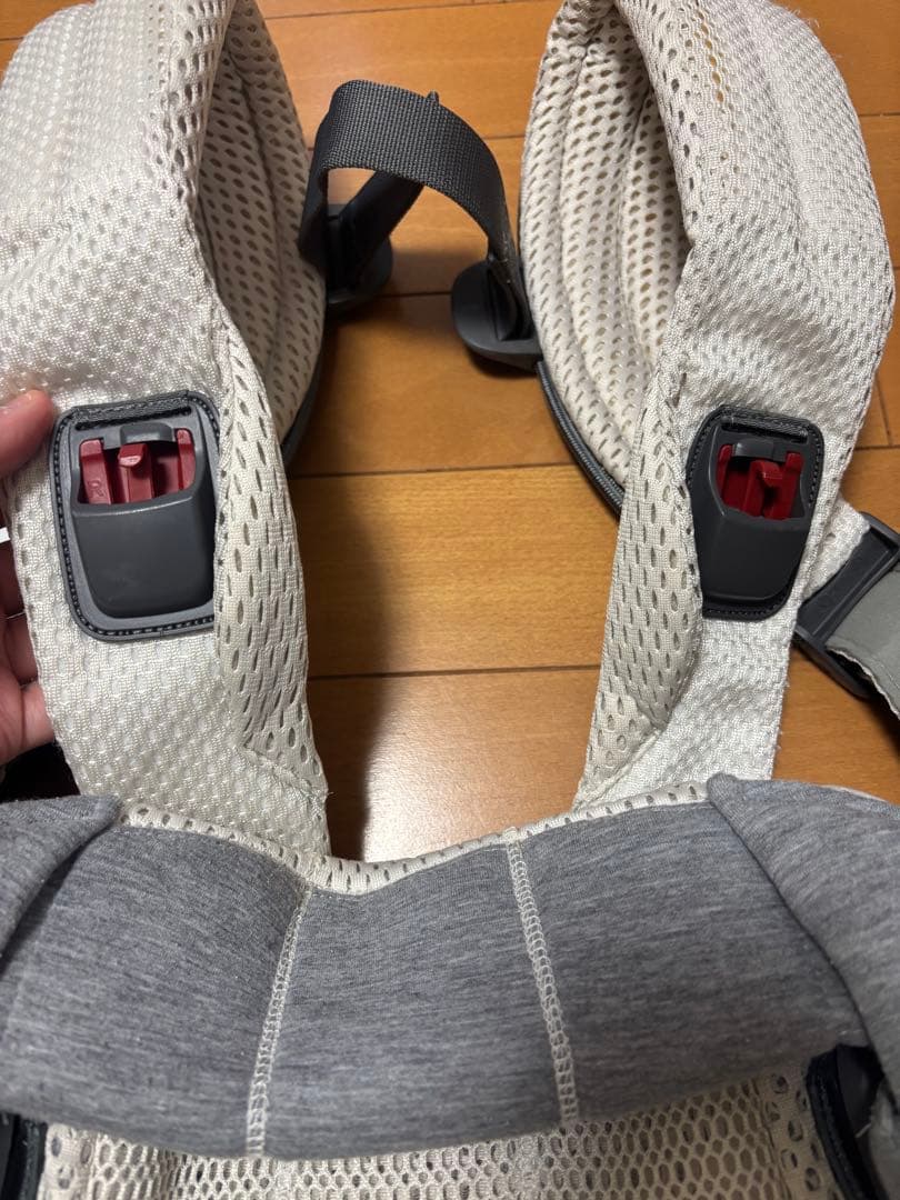 あや　最終値下げ！ベビービョルン ハーモニー 抱っこ紐 クリーム