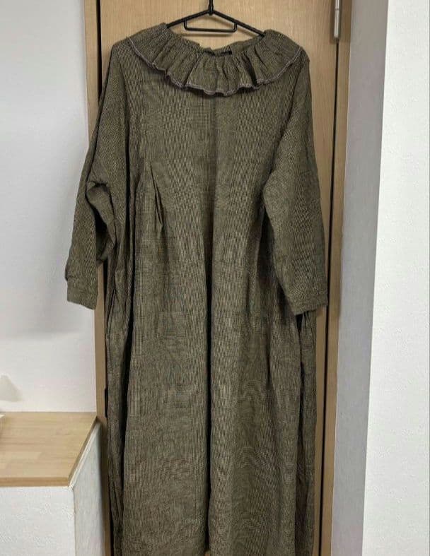 MARCHE' DE SOEUR グレンチェックリネンラッフル襟ワンピース