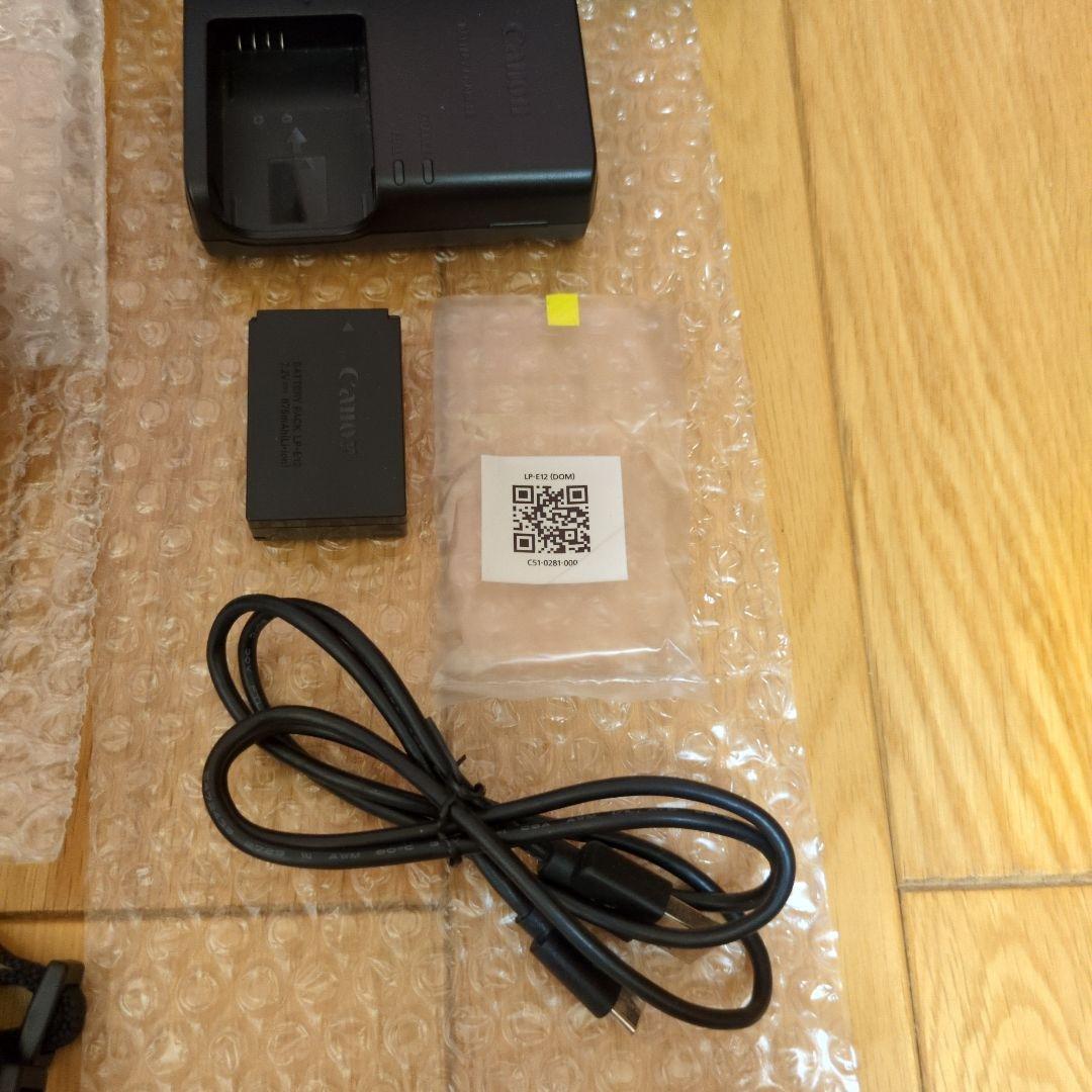 Canon EOS Kiss M ホワイト レンズ2本付き