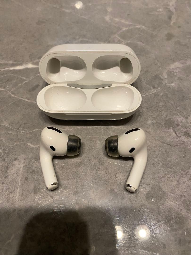 AirPods Pro 本体 充電ケース付き ホワイト 正規品