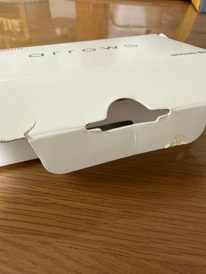 docomo 富士通 アローズ F-51B ホワイト