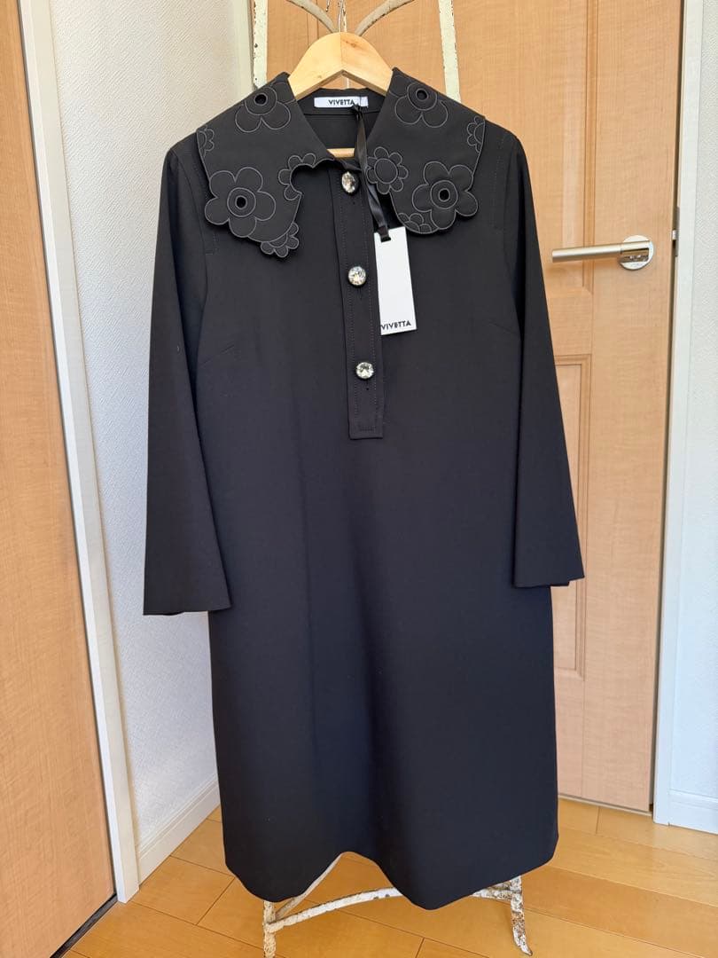 VIVETTA キラキラボタン ワンピース ブラック