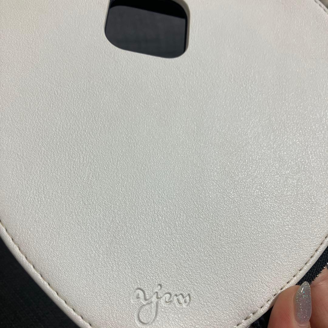 ajew ハート　iPhoneケース