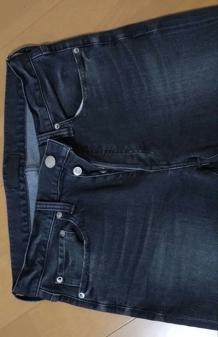 ★新品·未使用　❴レッドカード❵ スリムテーパードデニム　31インチ