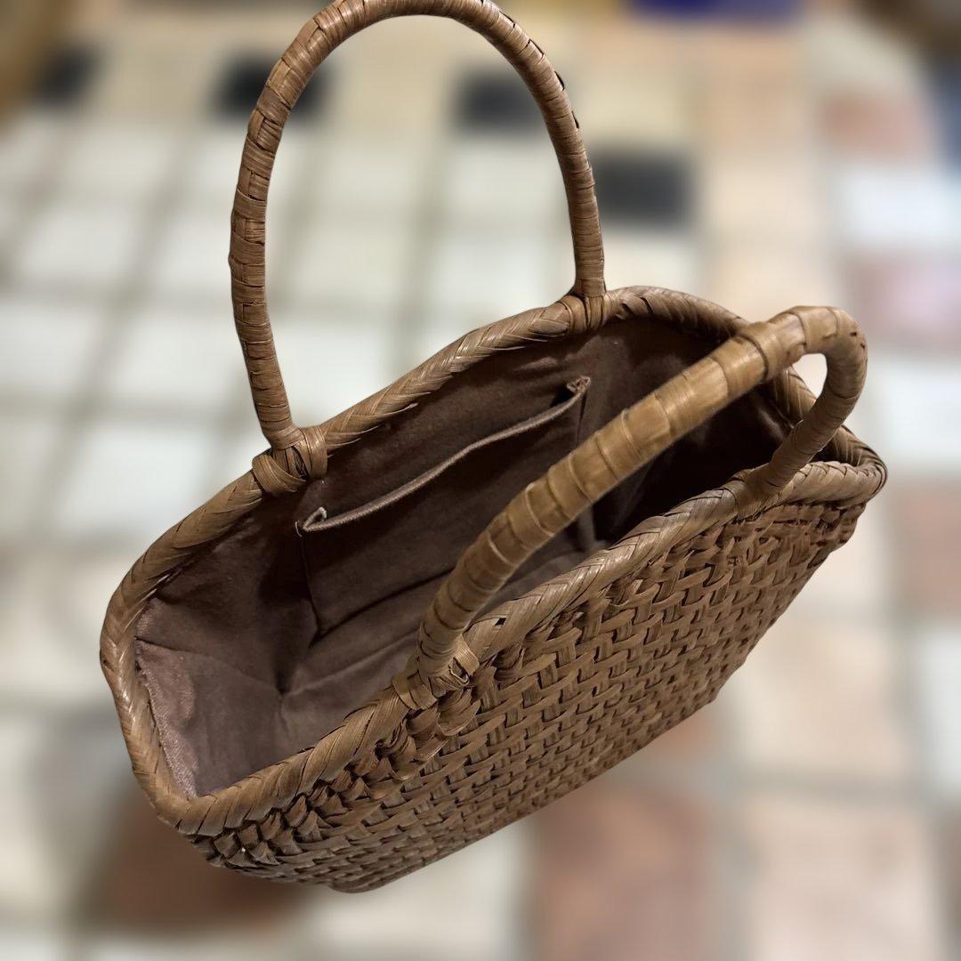 山葡萄のバッグ　天然素材のバスケット型かごバッグ