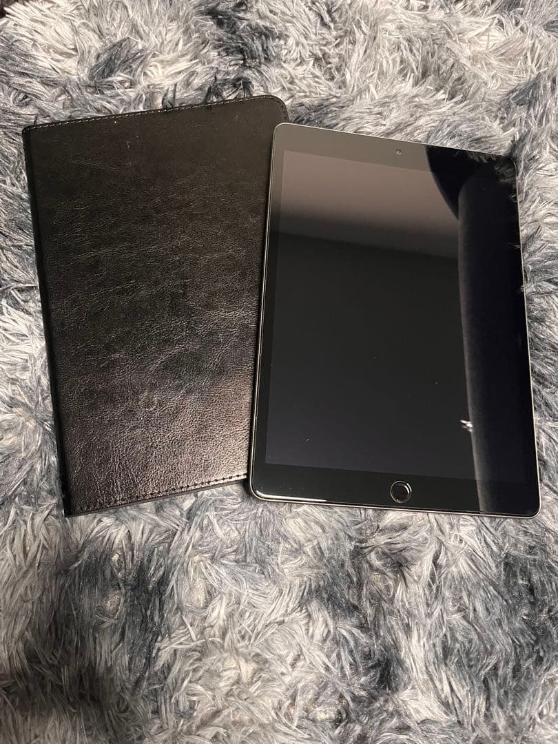 Apple iPad スペースグレー 本体 カバー付き