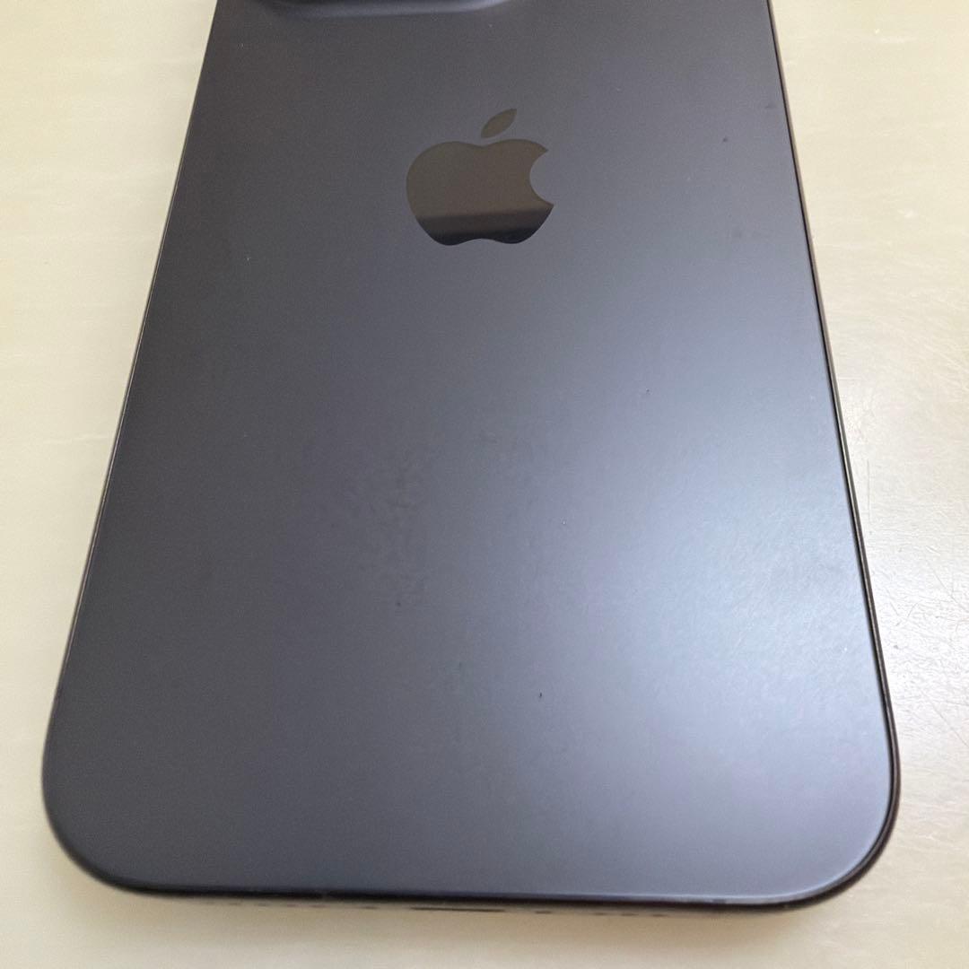 Apple iPhone 15 Pro ブラックチタニウム128gb 本体