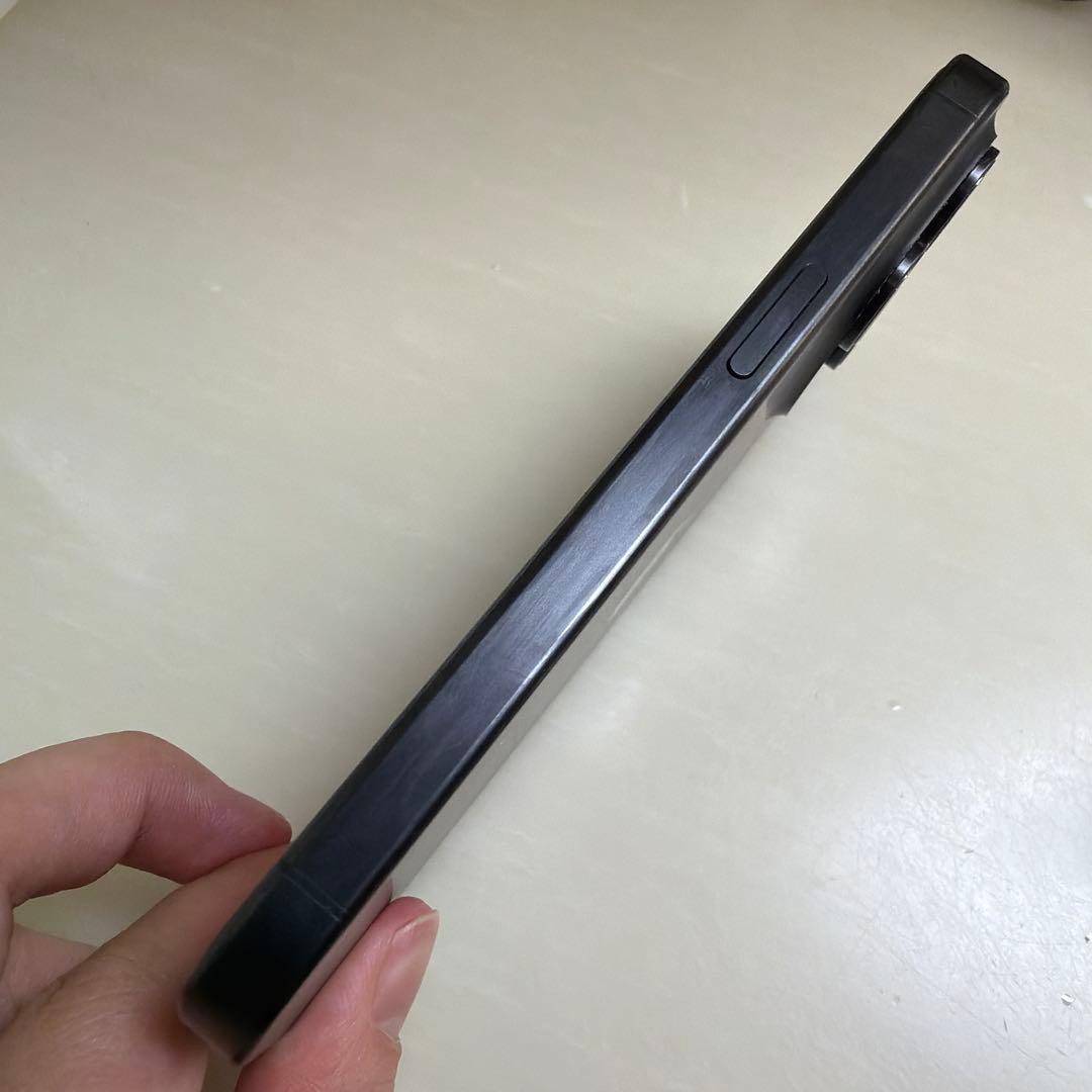 Apple iPhone 15 Pro ブラックチタニウム128gb 本体