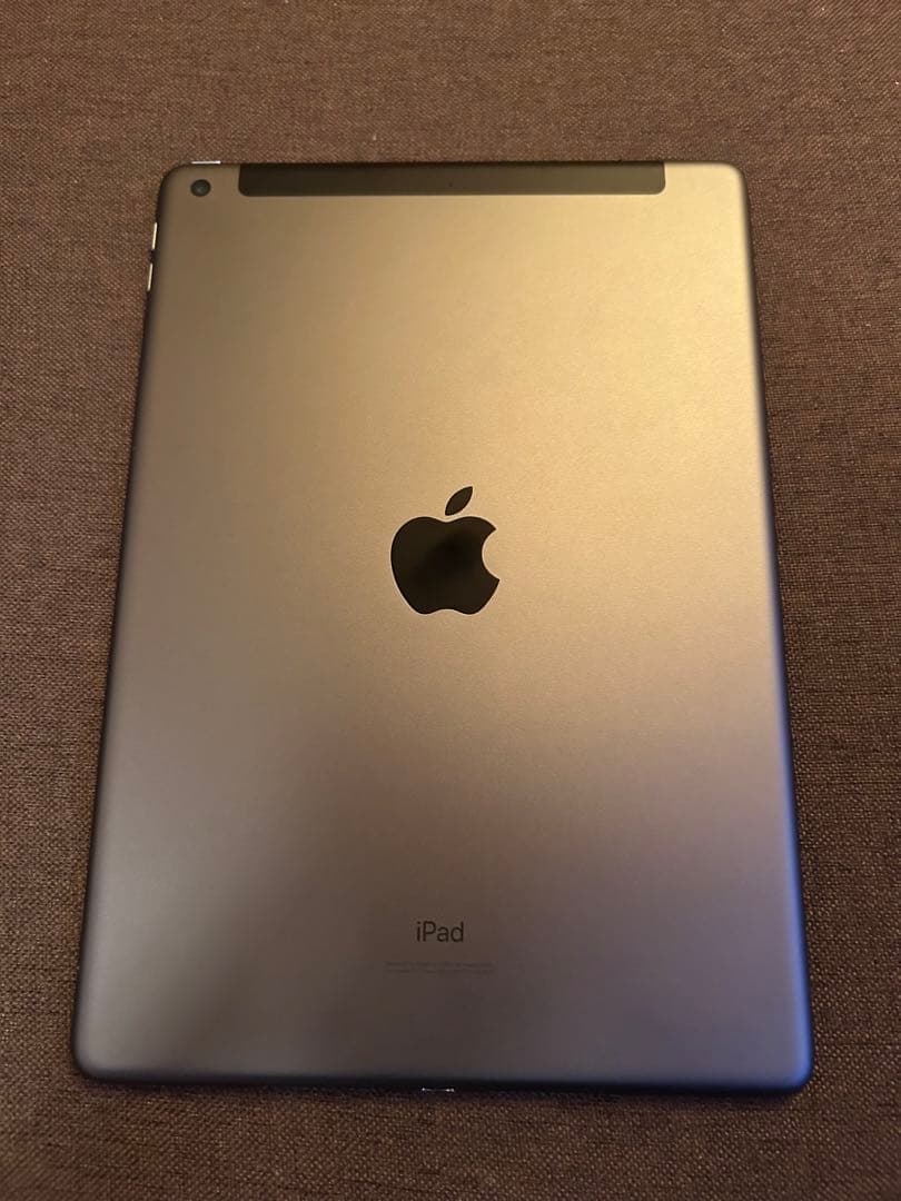 iPad 第7世代 32GB スペースグレー キーボードカバー付き