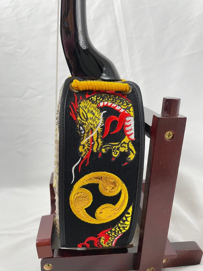 沖縄三線 紫檀棹 本皮1枚張り 高級モデル