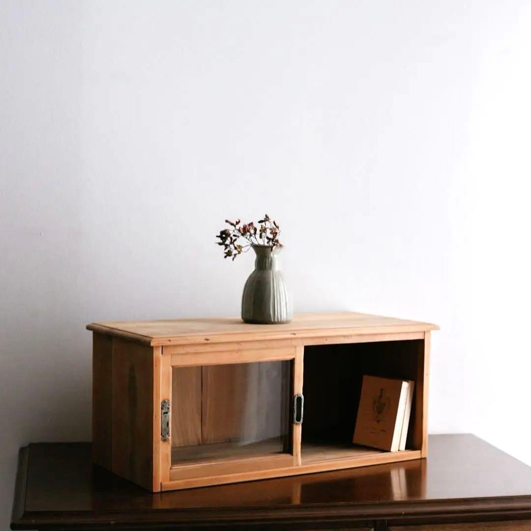 ショーケース　ガラス戸　無垢材　杉材　飾り棚　展示棚　古家具　古道具