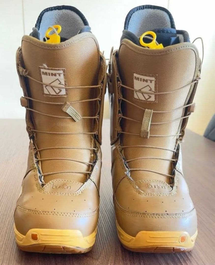 美品 Burton Mint スノーボードブーツ (女性用)