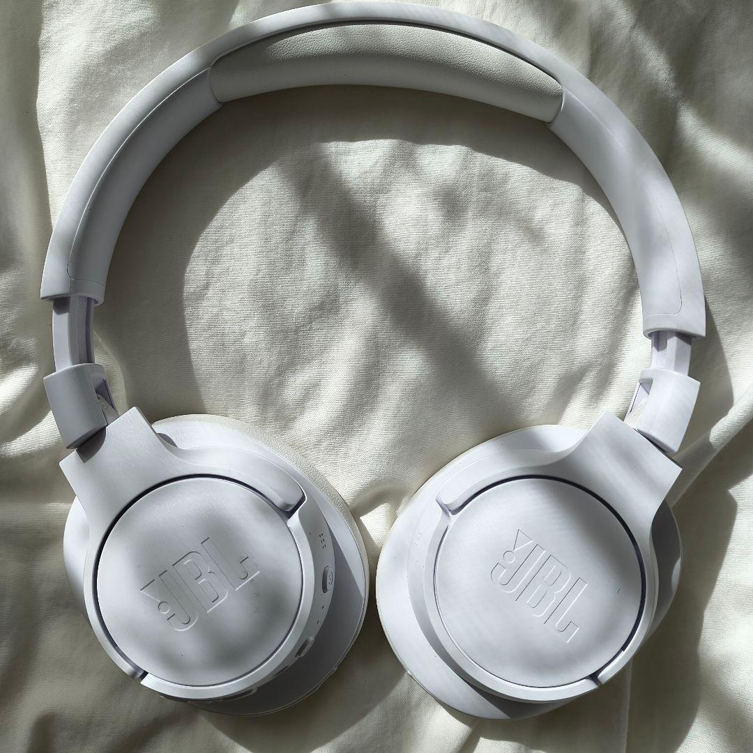 TUNE770NC 使用感少なめ。JBL人気のノイキャンモデル