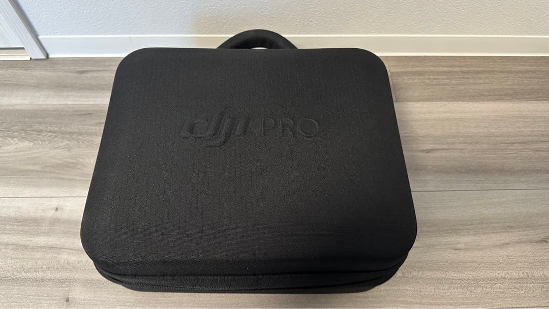 DJI RS 3コンボ、3軸ジンバルスタビライザー