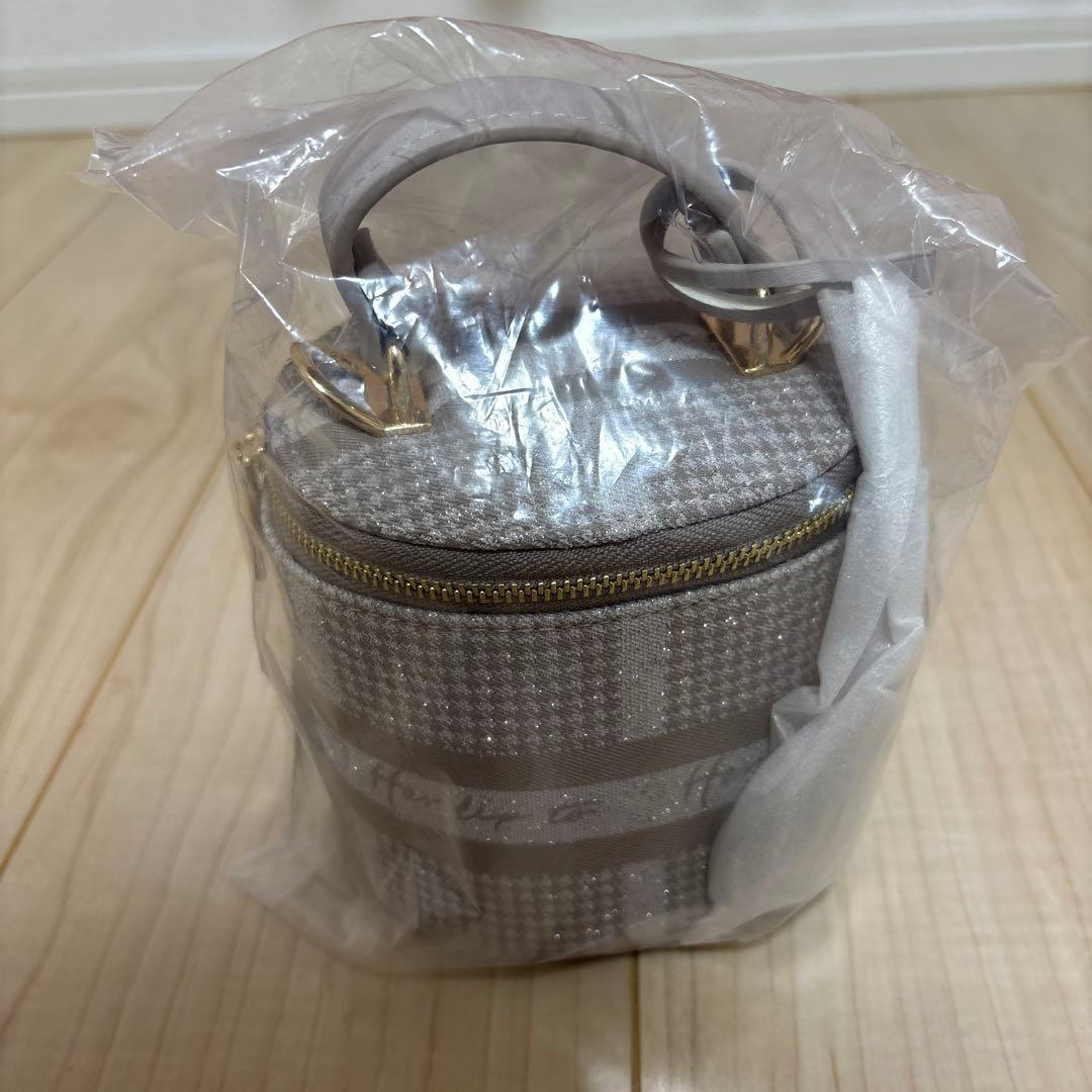 グレーベージュキーホルダー付き ショルダーバッグ