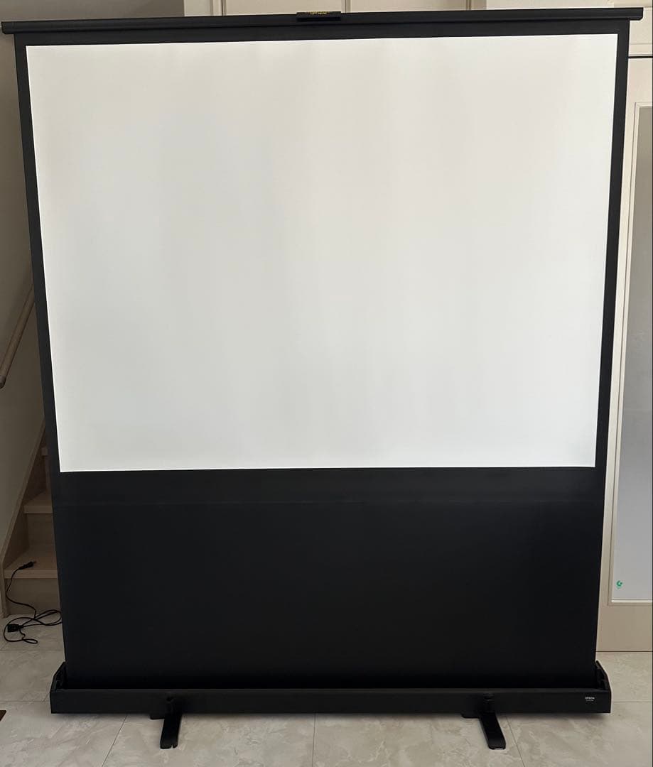 EPSON エプソン 携帯型ロールスクリーン(4:3/80型) ELPSC28