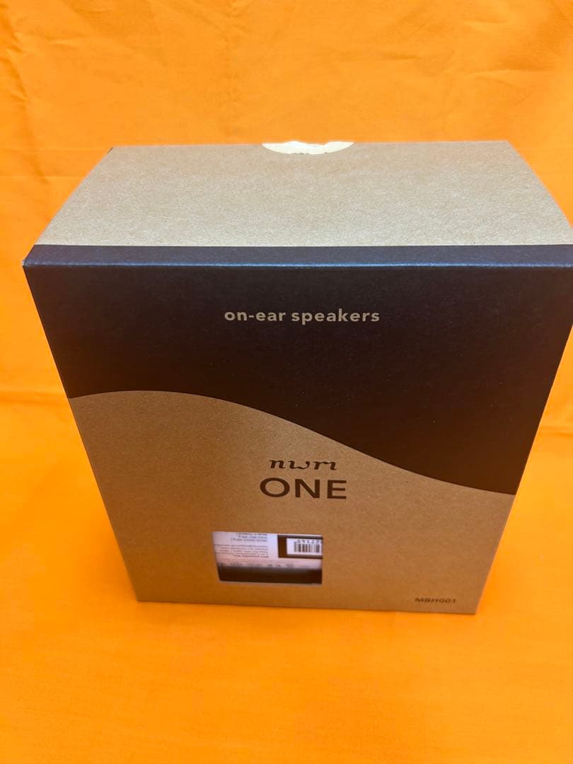 nwm one ヘッドホン　ライトグレー