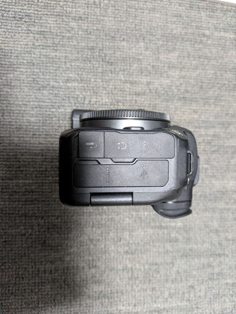 Canon EOS R6 ボディとその付属品