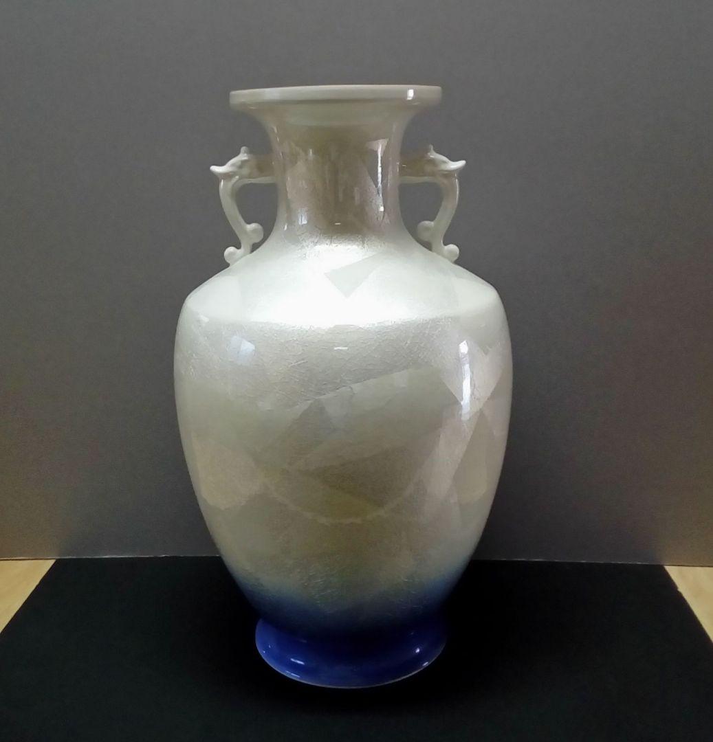 九谷焼　１２号耳付花瓶「銀彩牡丹の図」