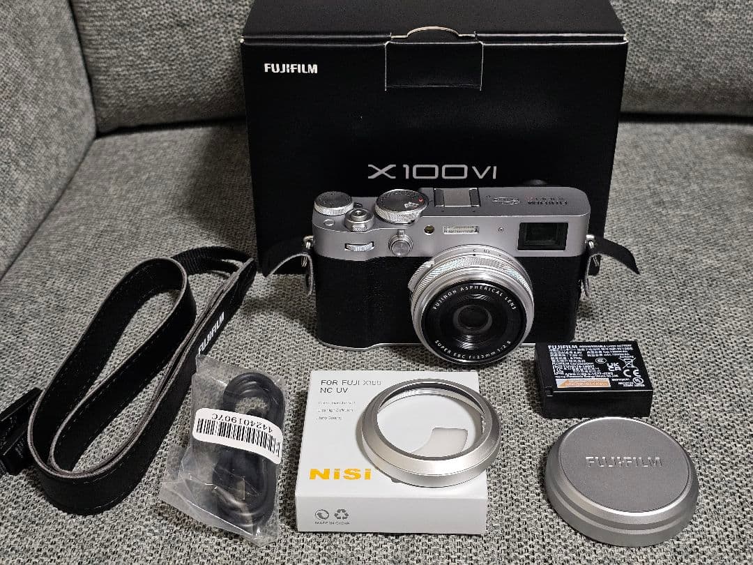 富士フイルム X100Ⅵ シルバー 1年保証付き