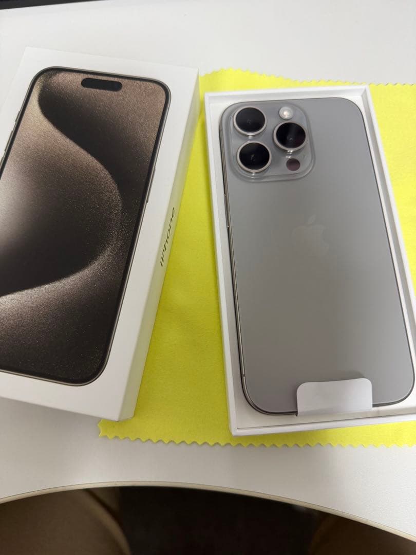 Apple iPhone 15 Pro シルバー 本体