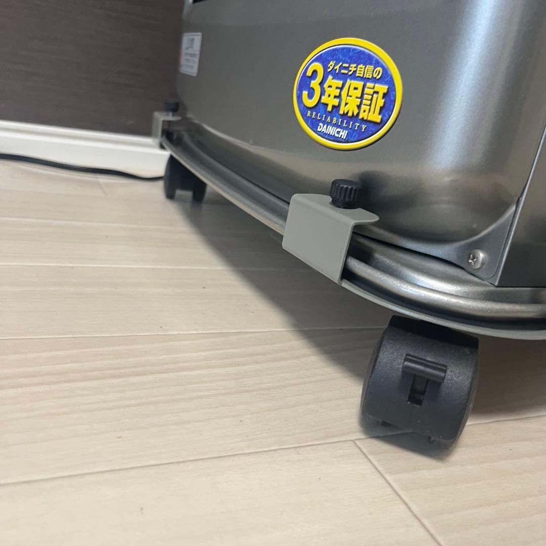 美品　DAINICHI キャスター付　石油ファンヒーター ウォームホワイト