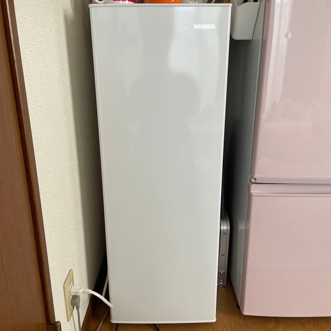 IUSN-8A-W ノンフロン冷凍庫 80L